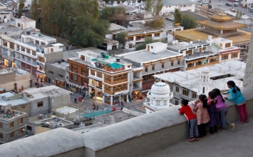Ghé thăm các ngôi làng nhỏ ở Himalaya trước khi Phật giáo biến mất